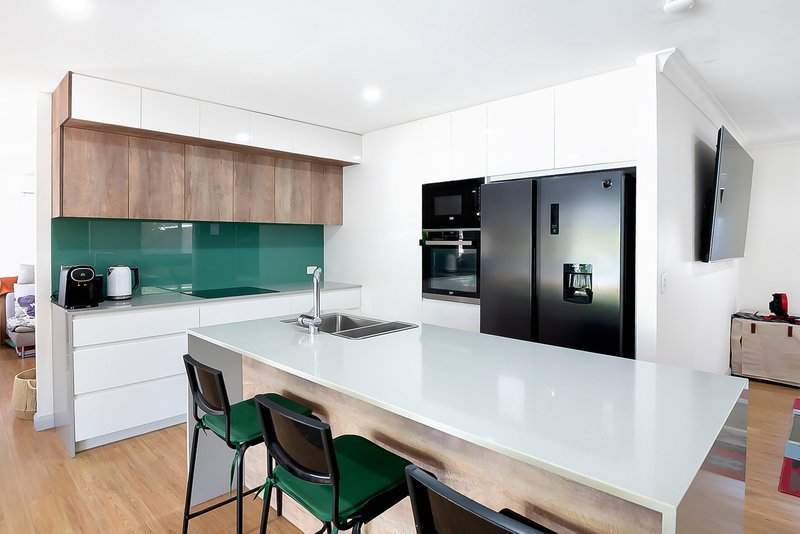 Photo - 101 Cobai Drive, Mudgeeraba QLD 4213 - Image 3