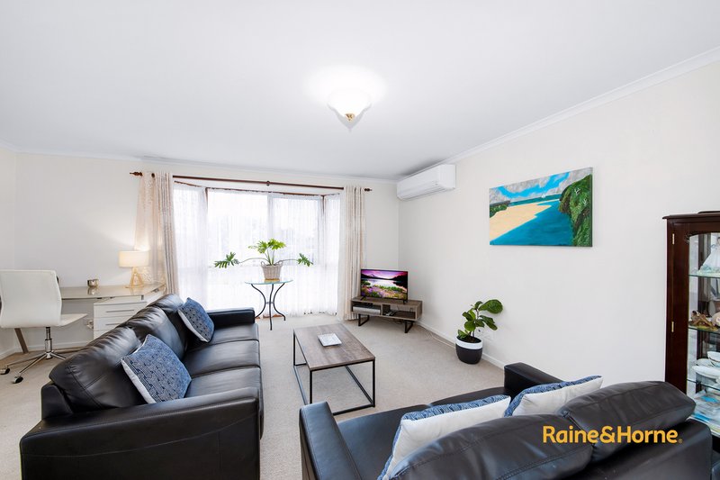 Photo - 101 Courtenay Avenue, Cranbourne North VIC 3977 - Image 3