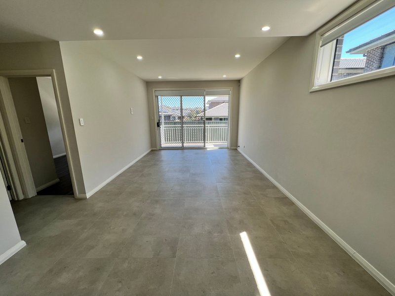 Photo - 101 Cranbourne Street, Riverstone NSW 2765 - Image 5