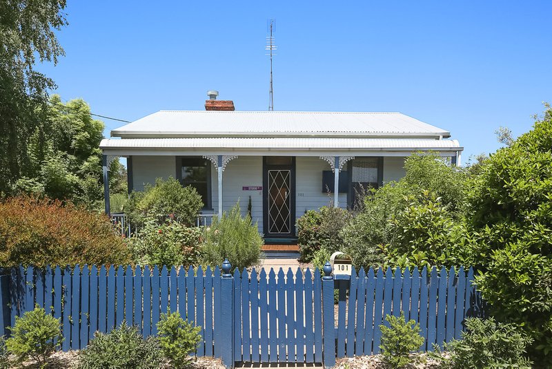 101 Curdie Street, Cobden VIC 3266