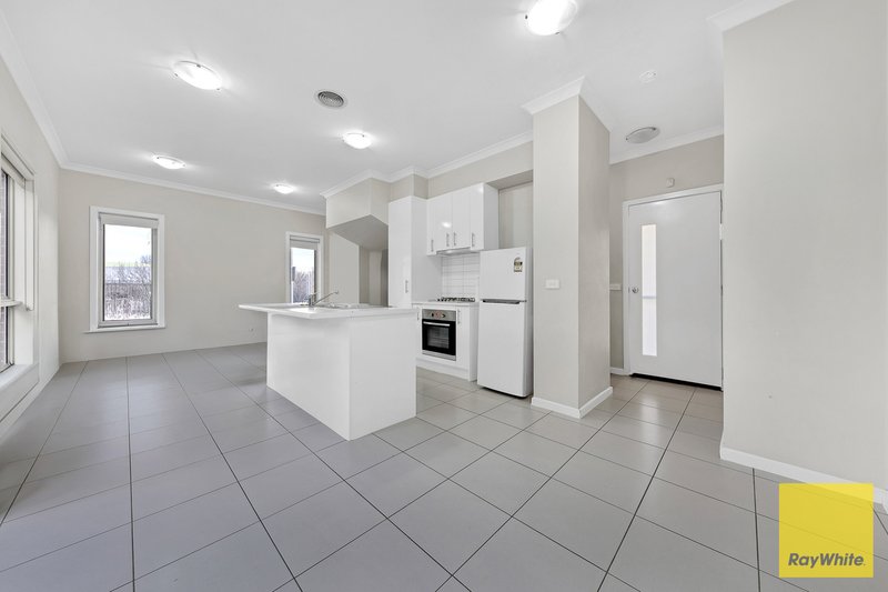 Photo - 101 Emperor Parade, Tarneit VIC 3029 - Image 6