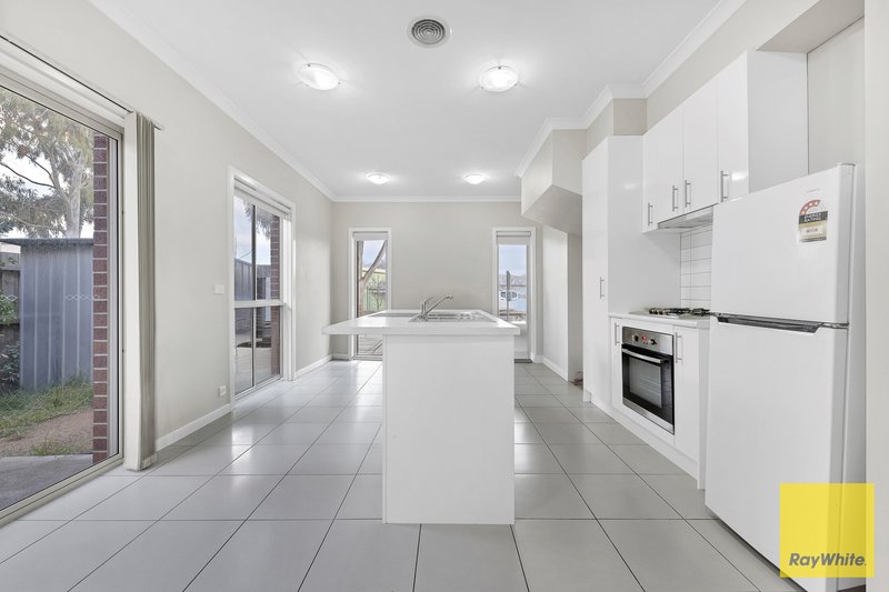 Photo - 101 Emperor Parade, Tarneit VIC 3029 - Image 7