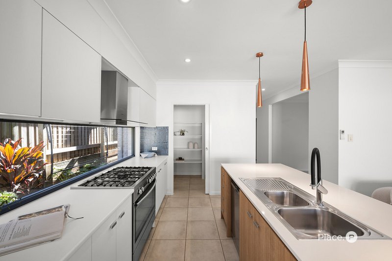 Photo - 101 Erica Street, Cannon Hill QLD 4170 - Image 7