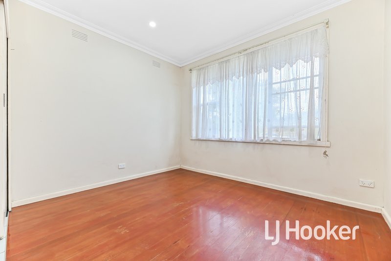 Photo - 101 Fordholm Road, Hampton Park VIC 3976 - Image 7