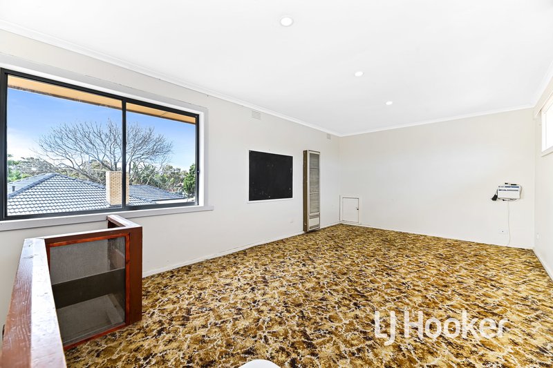 Photo - 101 Fordholm Road, Hampton Park VIC 3976 - Image 9