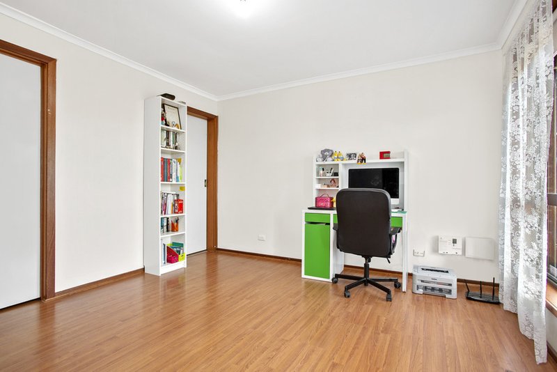 Photo - 101 Garden Grove Drive, Mill Park VIC 3082 - Image 9