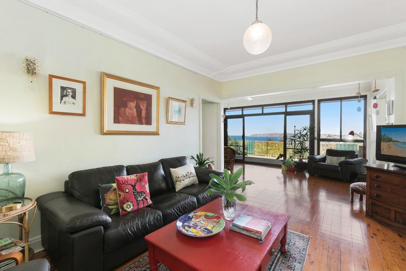 Photo - 101 Headland Road, North Curl Curl NSW 2099 - Image 3