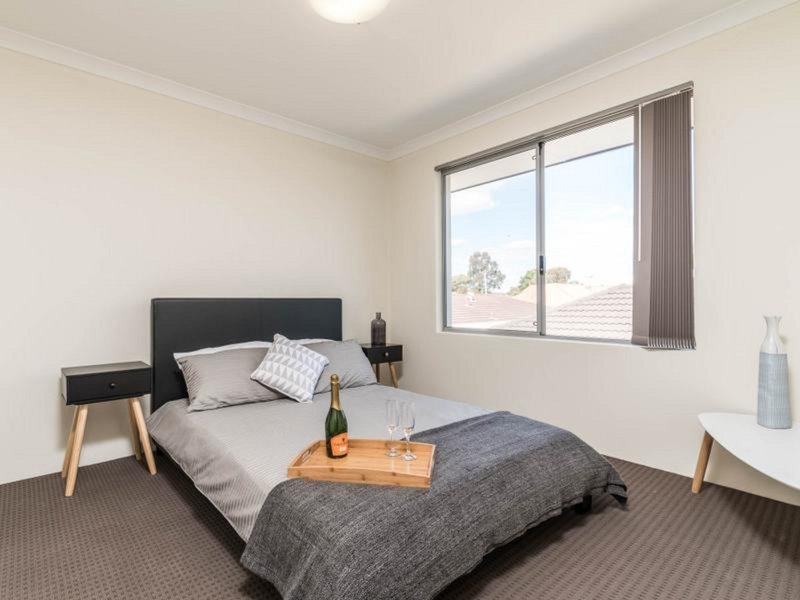 Photo - 10/1 Henry Street, East Cannington WA 6107 - Image 2