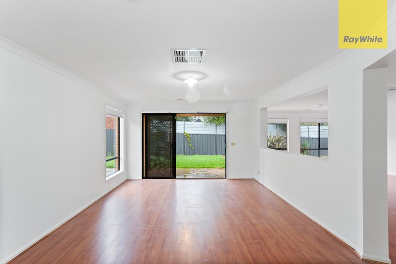 Photo - 101 Hillcrest Drive, Hillside VIC 3037 - Image 6