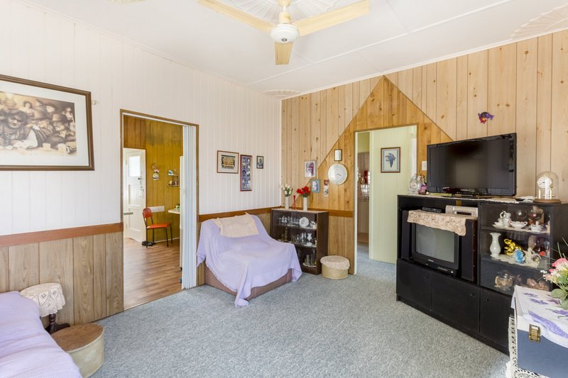 Photo - 101 Leamington Street, Berserker QLD 4701 - Image 4