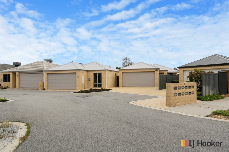 Photo - 10/1 Lemann Turn, Banksia Grove WA 6031 - Image 2