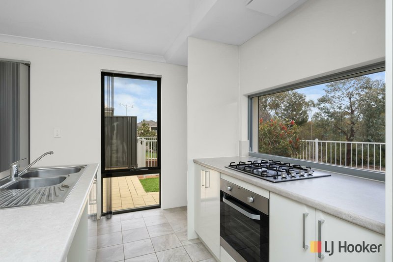 Photo - 10/1 Lemann Turn, Banksia Grove WA 6031 - Image 3