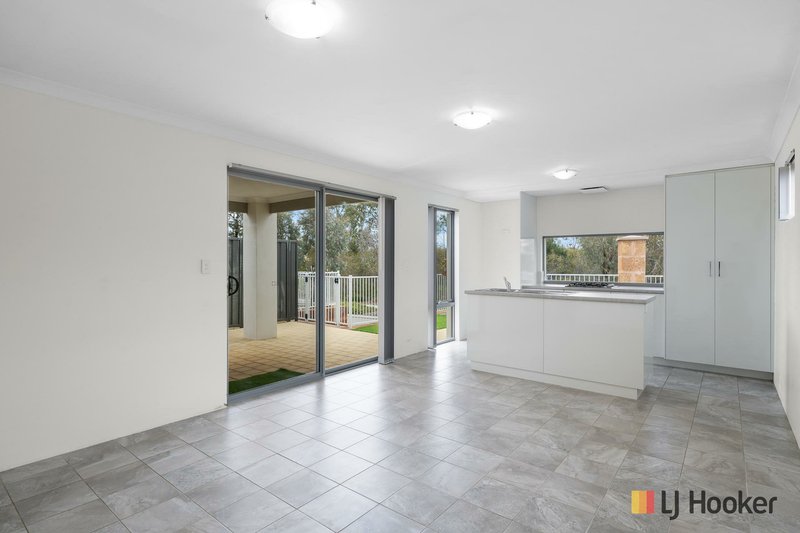 Photo - 10/1 Lemann Turn, Banksia Grove WA 6031 - Image 5