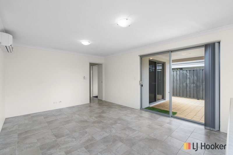 Photo - 10/1 Lemann Turn, Banksia Grove WA 6031 - Image 7