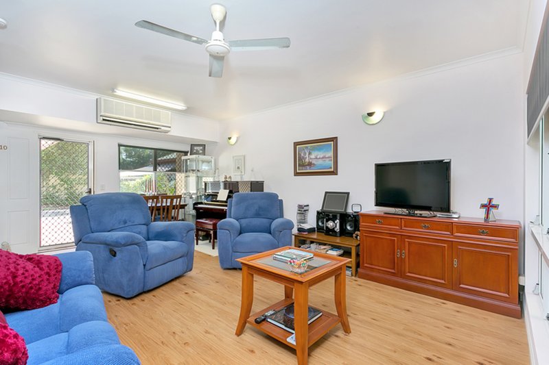 Photo - 10/1 Mcgregor St , Mooroobool QLD 4870 - Image 10