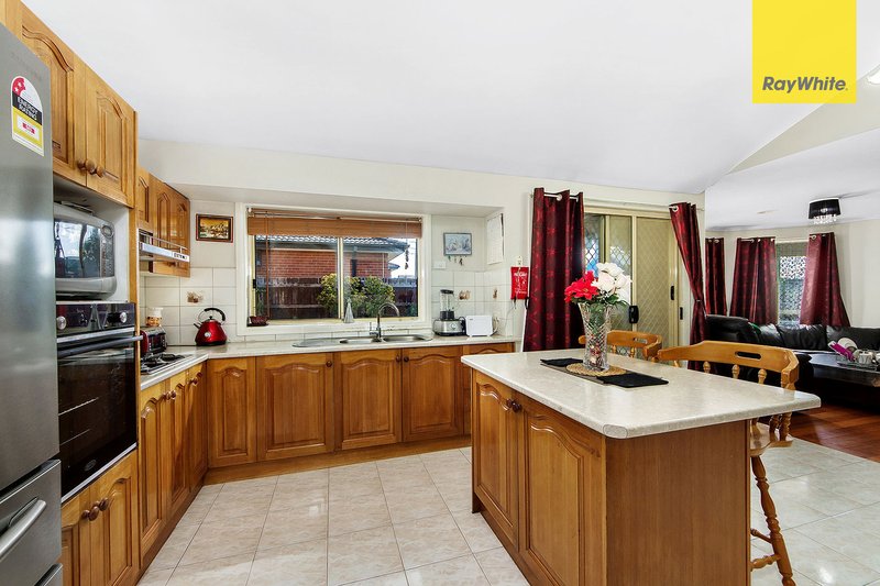 Photo - 101 Moonstone Circuit, St Albans VIC 3021 - Image 3