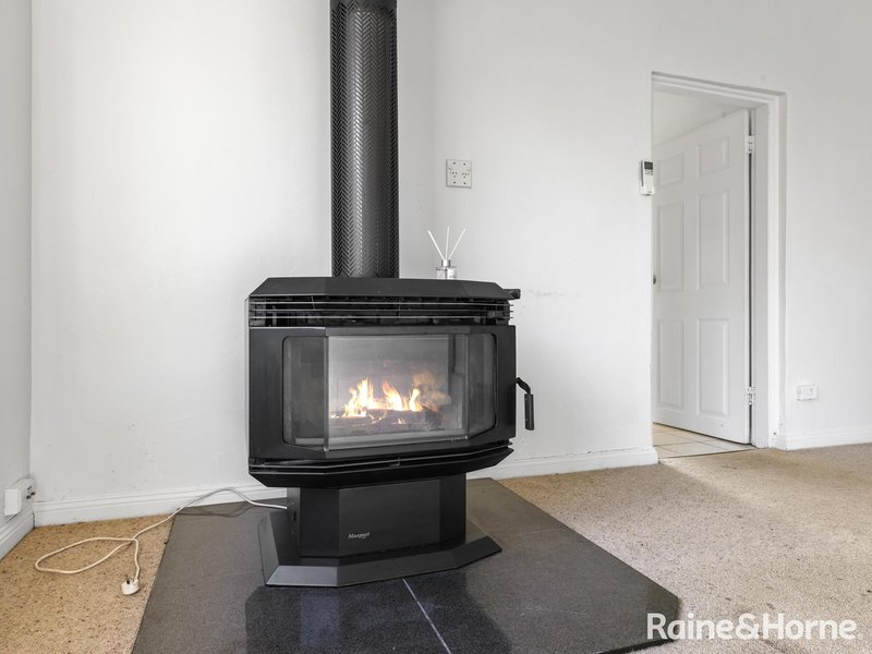 Photo - 101 Morrisset Street, Bathurst NSW 2795 - Image 5