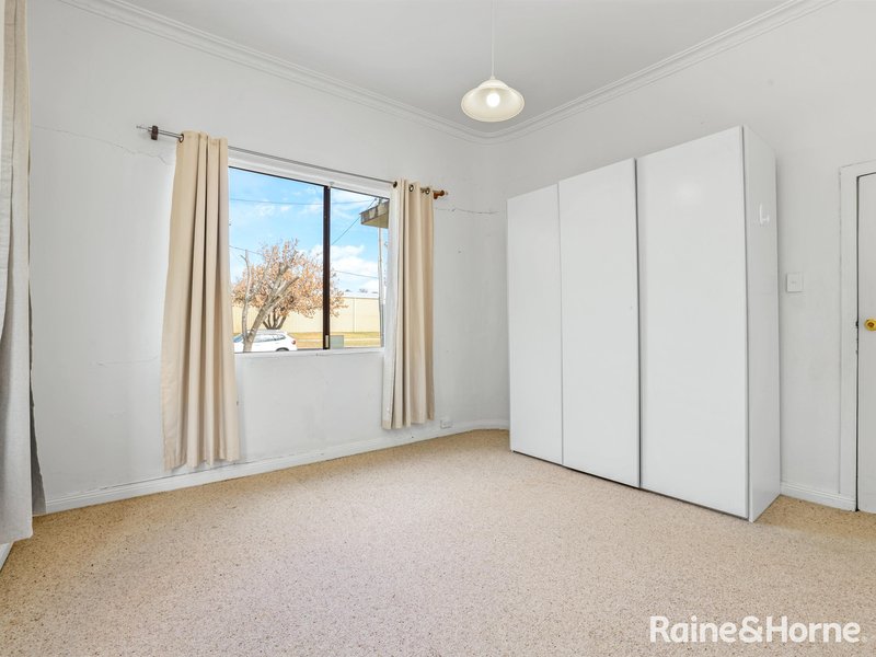 Photo - 101 Morrisset Street, Bathurst NSW 2795 - Image 11