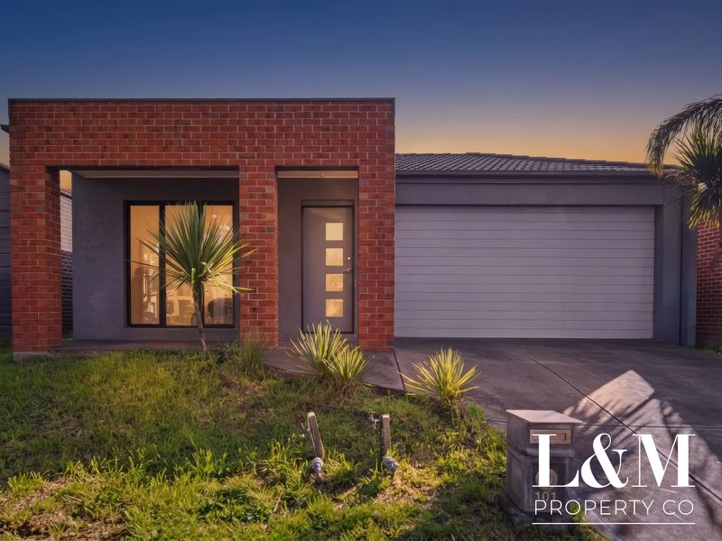 Photo - 101 Newbury Boulevard, Craigieburn VIC 3064 - Image 1