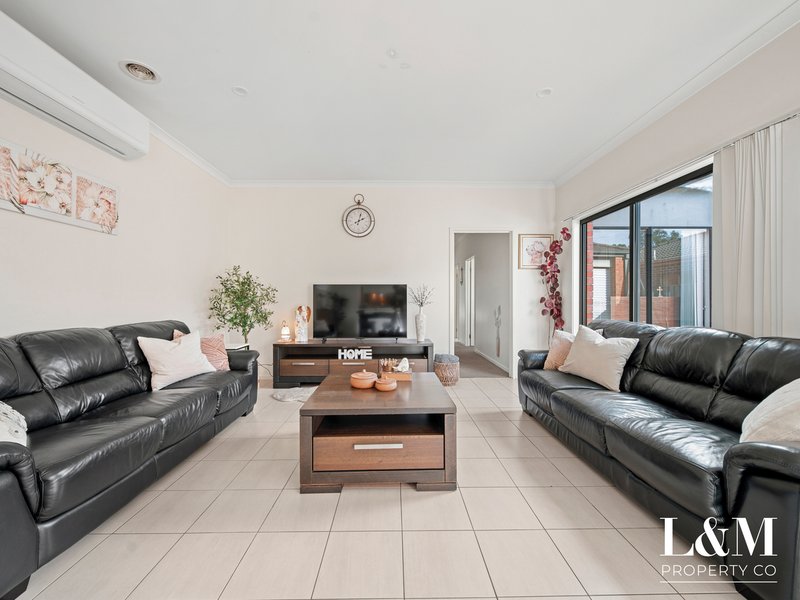 Photo - 101 Newbury Boulevard, Craigieburn VIC 3064 - Image 7