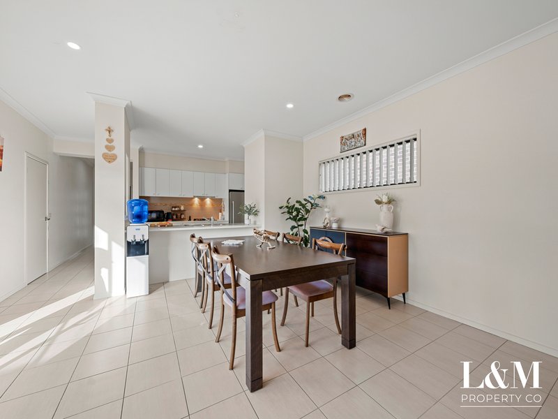 Photo - 101 Newbury Boulevard, Craigieburn VIC 3064 - Image 8