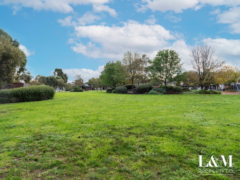 Photo - 101 Newbury Boulevard, Craigieburn VIC 3064 - Image 21