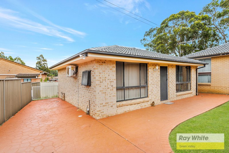 Photo - 101 Oliveri Crescent, Green Valley NSW 2168 - Image 14