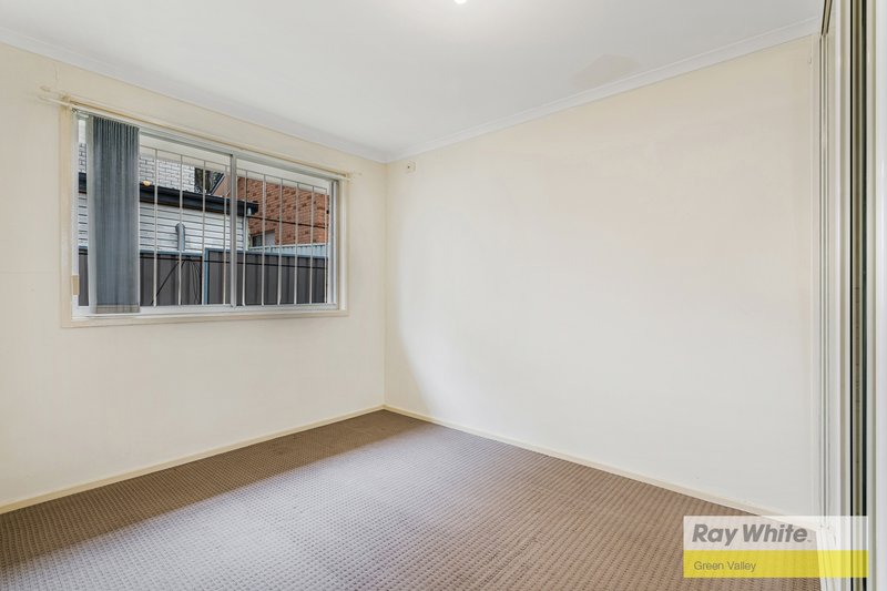 Photo - 101 Oliveri Crescent, Green Valley NSW 2168 - Image 10