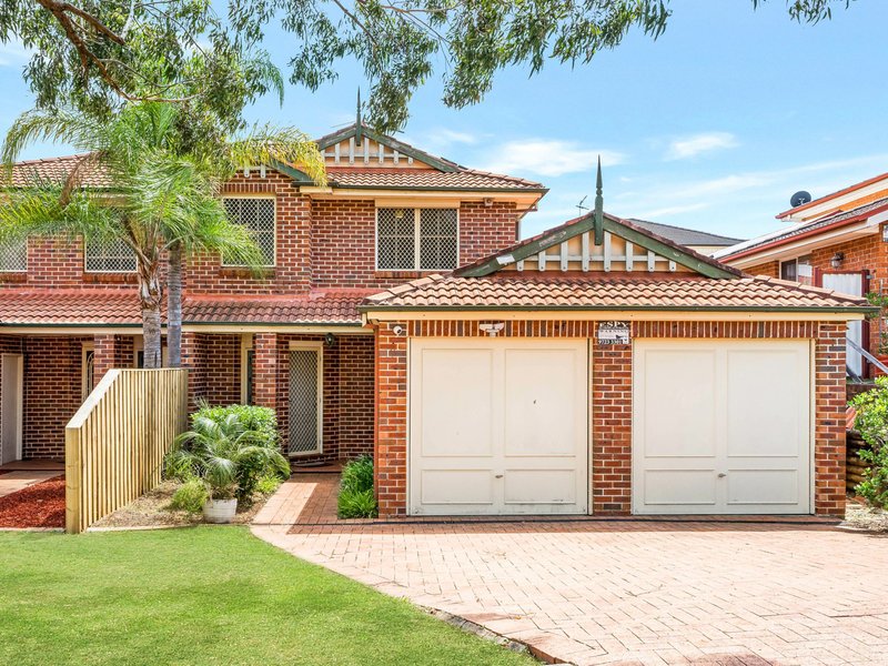 101 Pine Road, Casula NSW 2170