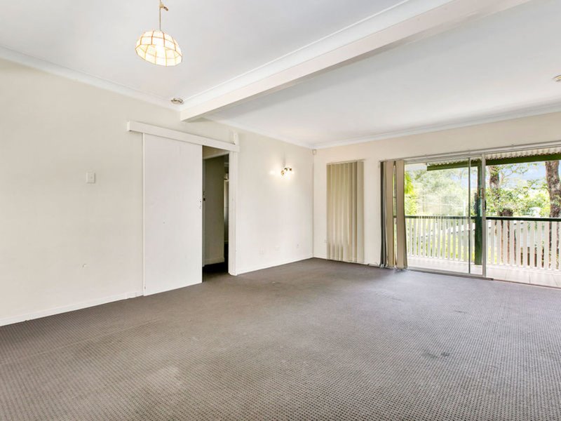 Photo - 101 Somerfield Street, Upper Mount Gravatt QLD 4122 - Image 4