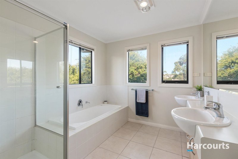 Photo - 101 Sovereign Manors Crescent, Rowville VIC 3178 - Image 5