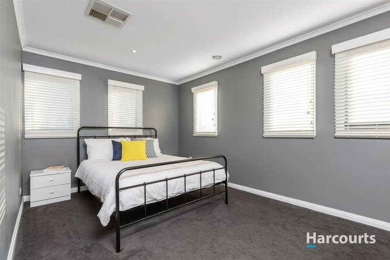 Photo - 101 Sovereign Manors Crescent, Rowville VIC 3178 - Image 6