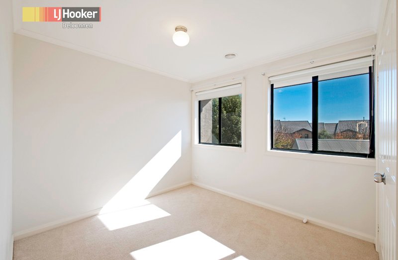 Photo - 101 Sugarloaf Circle, Palmerston ACT 2913 - Image 8