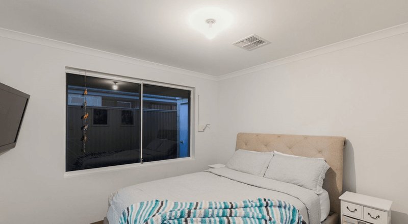 Photo - 101 Wake Way, Wellard WA 6170 - Image 5