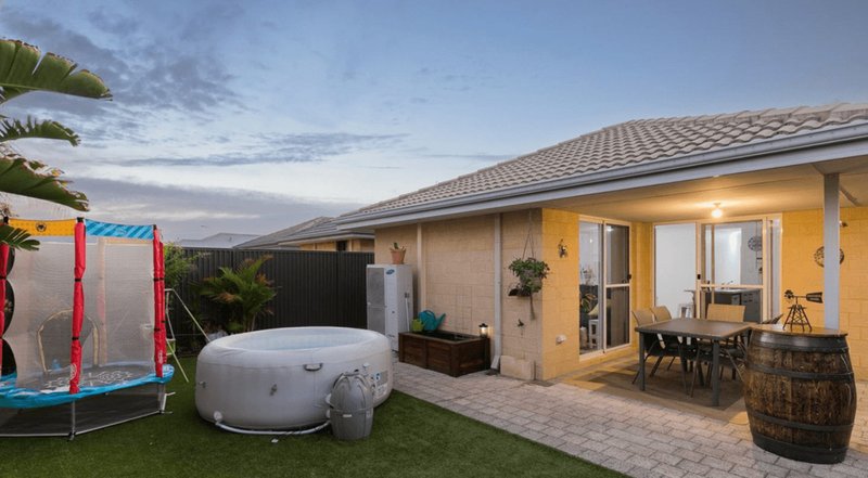 Photo - 101 Wake Way, Wellard WA 6170 - Image 10