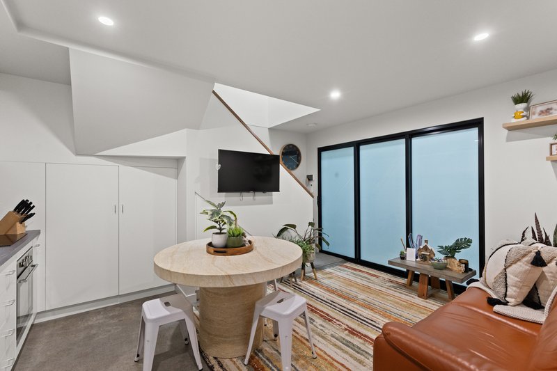 Photo - 10/10-12 Edward Street, Devonport TAS 7310 - Image 8