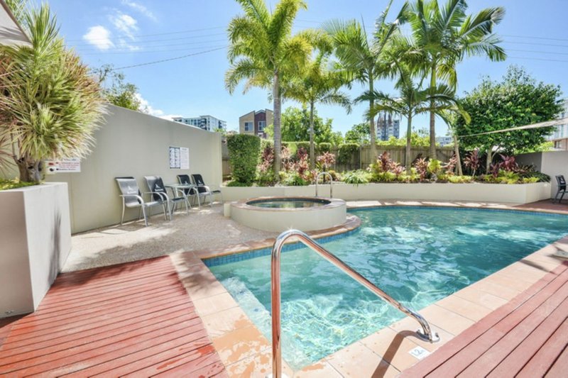 Photo - 10/10-14 Saltair Street, Kings Beach QLD 4551 - Image 4