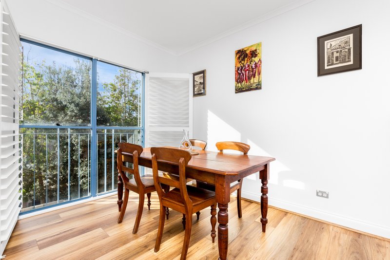 Photo - 10/10 Cassins Avenue, North Sydney NSW 2060 - Image 4