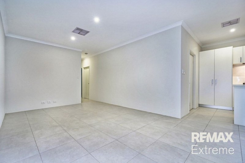Photo - 10/10 Cordovan Parkway, Aveley WA 6069 - Image 9