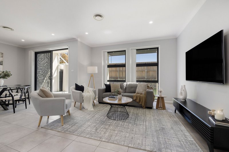Photo - 10/10 Helpmann Street, Bonython ACT 2905 - Image 2