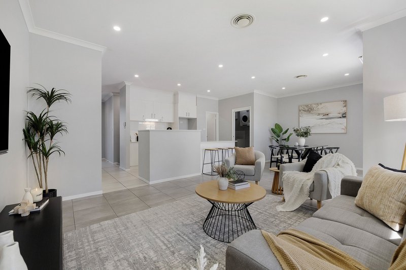 Photo - 10/10 Helpmann Street, Bonython ACT 2905 - Image 3