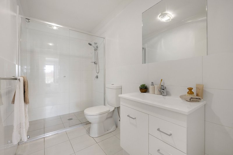 Photo - 10/10 Helpmann Street, Bonython ACT 2905 - Image 10