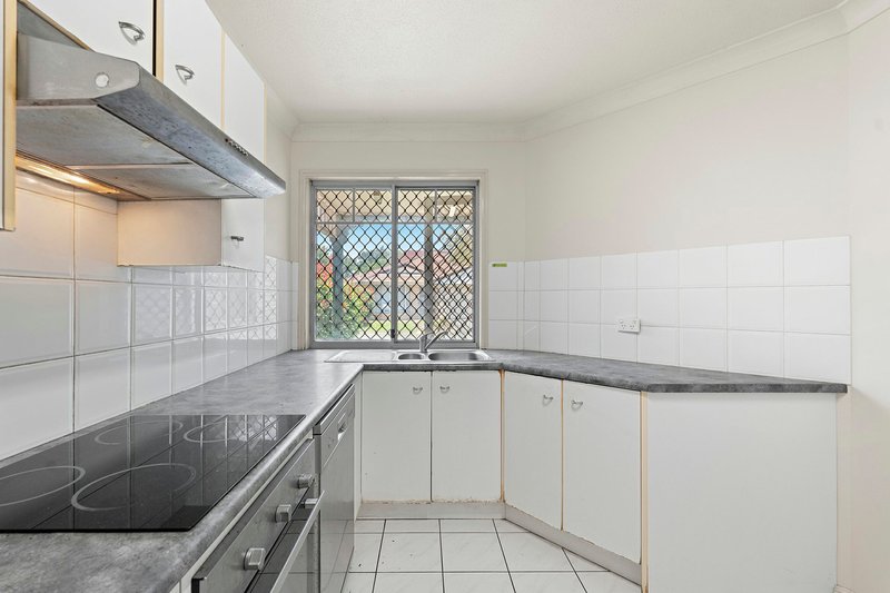 Photo - 10/10 Lawrence Close, Robertson QLD 4109 - Image 5