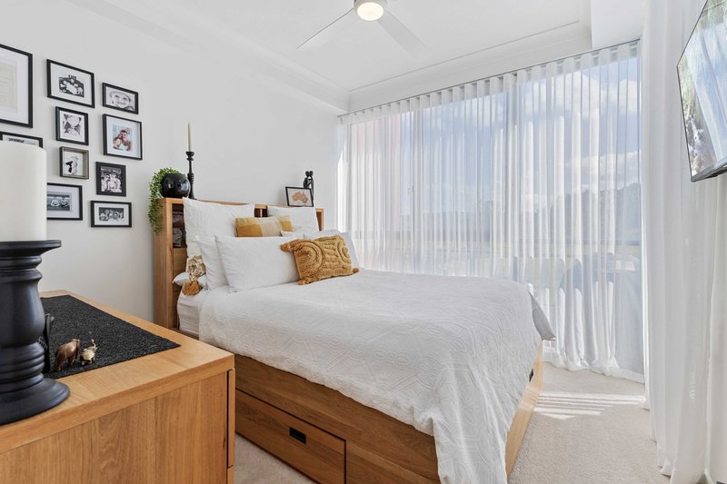 Photo - 10101/112 Palm Meadows Drive, Carrara QLD 4211 - Image 12