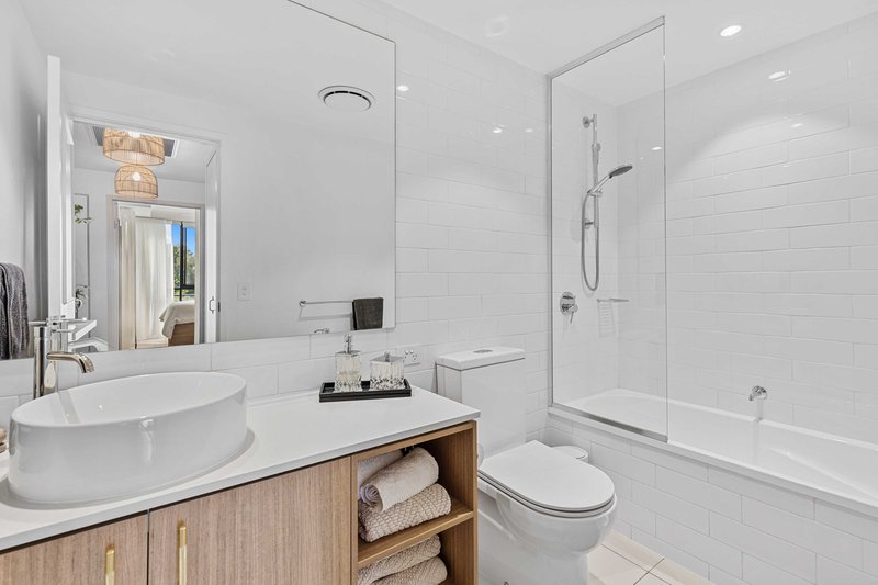 Photo - 10101/112 Palm Meadows Drive, Carrara QLD 4211 - Image 14