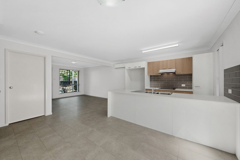 Photo - 10/104A River Hills Road, Eagleby QLD 4207 - Image 2
