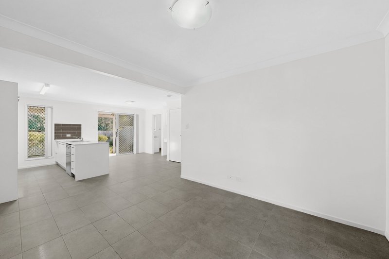 Photo - 10/104A River Hills Road, Eagleby QLD 4207 - Image 4