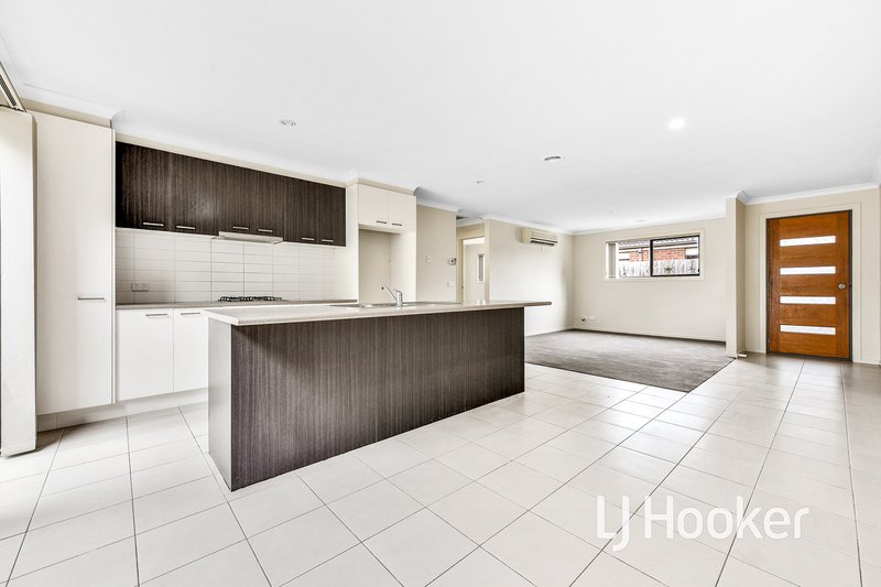 10/11-13 Elizabeth Street, Cranbourne North VIC 3977