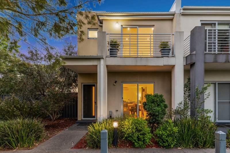 10/11 Howqua Place, Pakenham VIC 3810