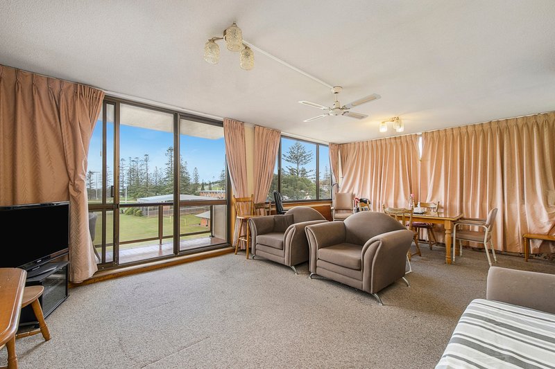 Photo - 10/11 Owen Street, Port Macquarie NSW 2444 - Image 4